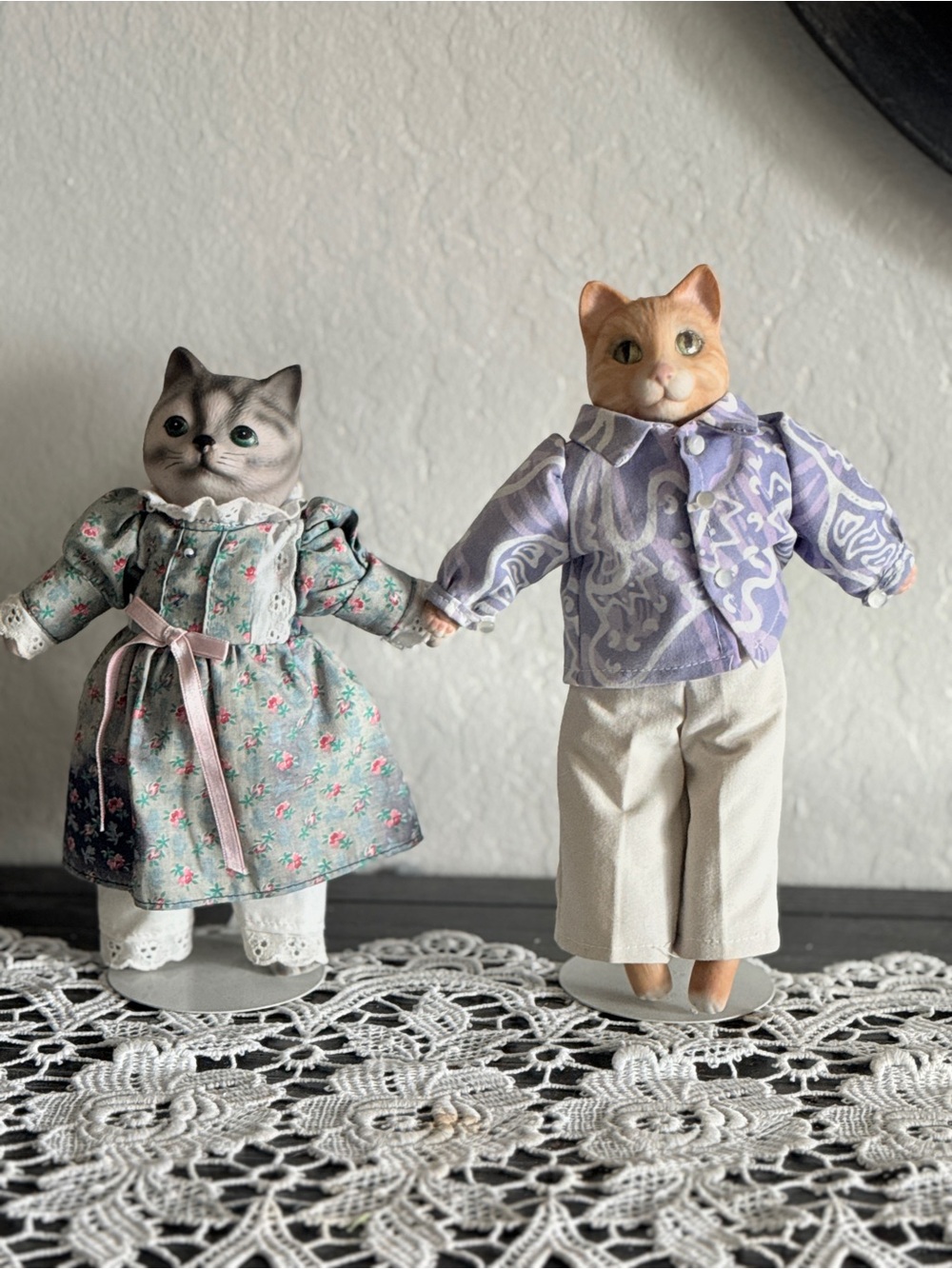 Cute cat figurines soft body